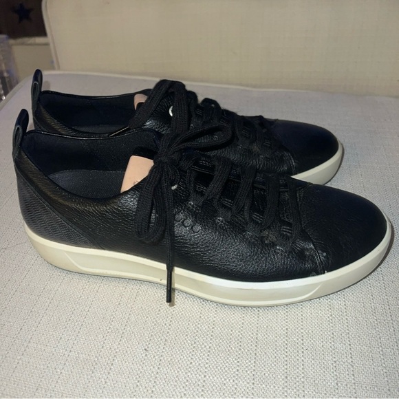 Ecco Womens Size 9W Golf Shoe Black Leather Lace Up Sneaker Spikeless Sneaker - Picture 6 of 11
